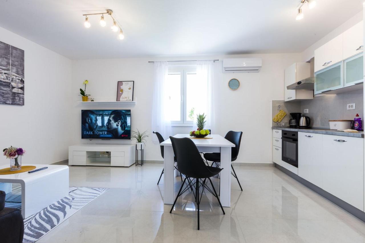 Petra Modern Apartment With Free Parking And Bbq Zadar Luaran gambar