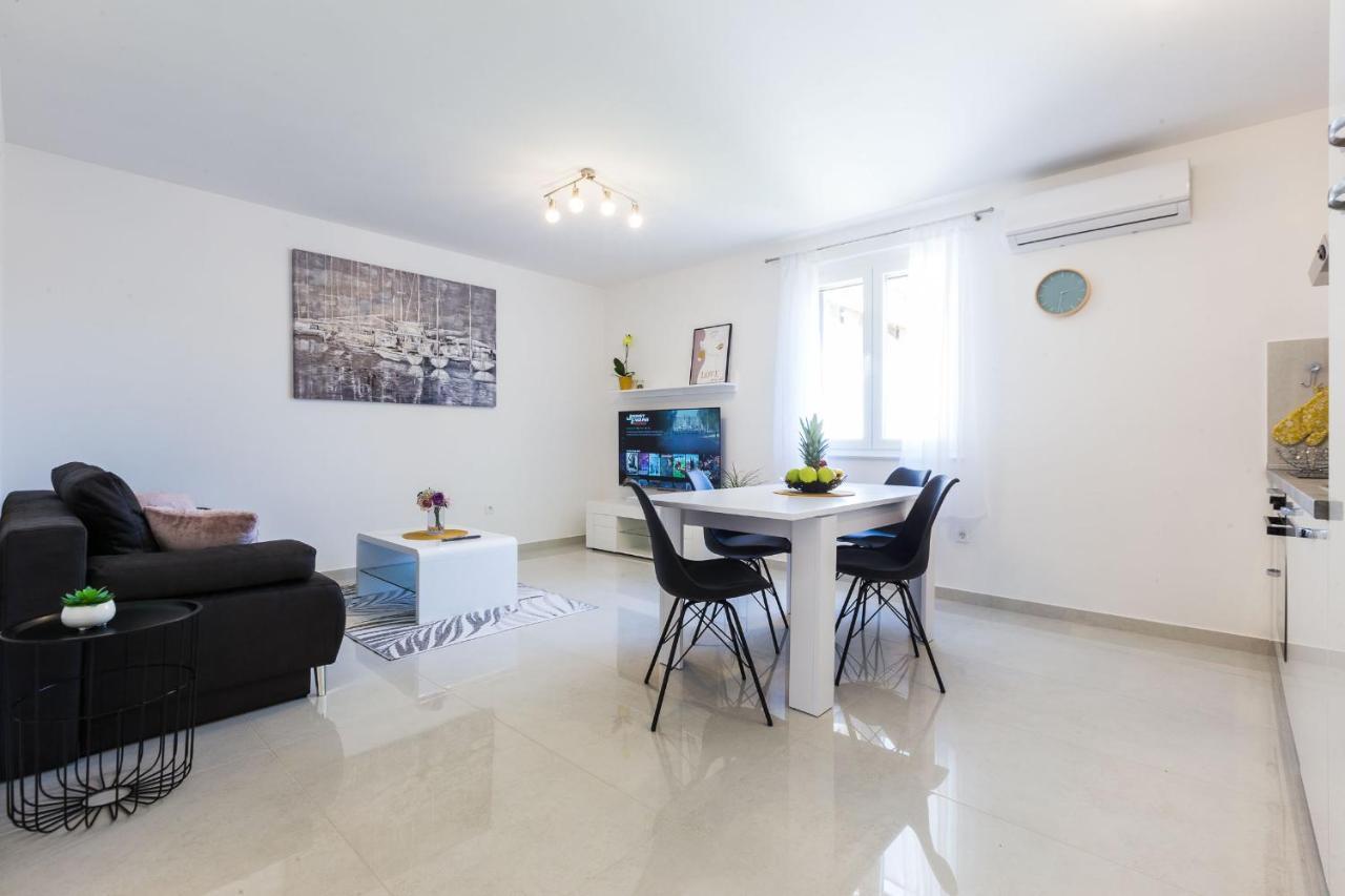 Petra Modern Apartment With Free Parking And Bbq Zadar Luaran gambar
