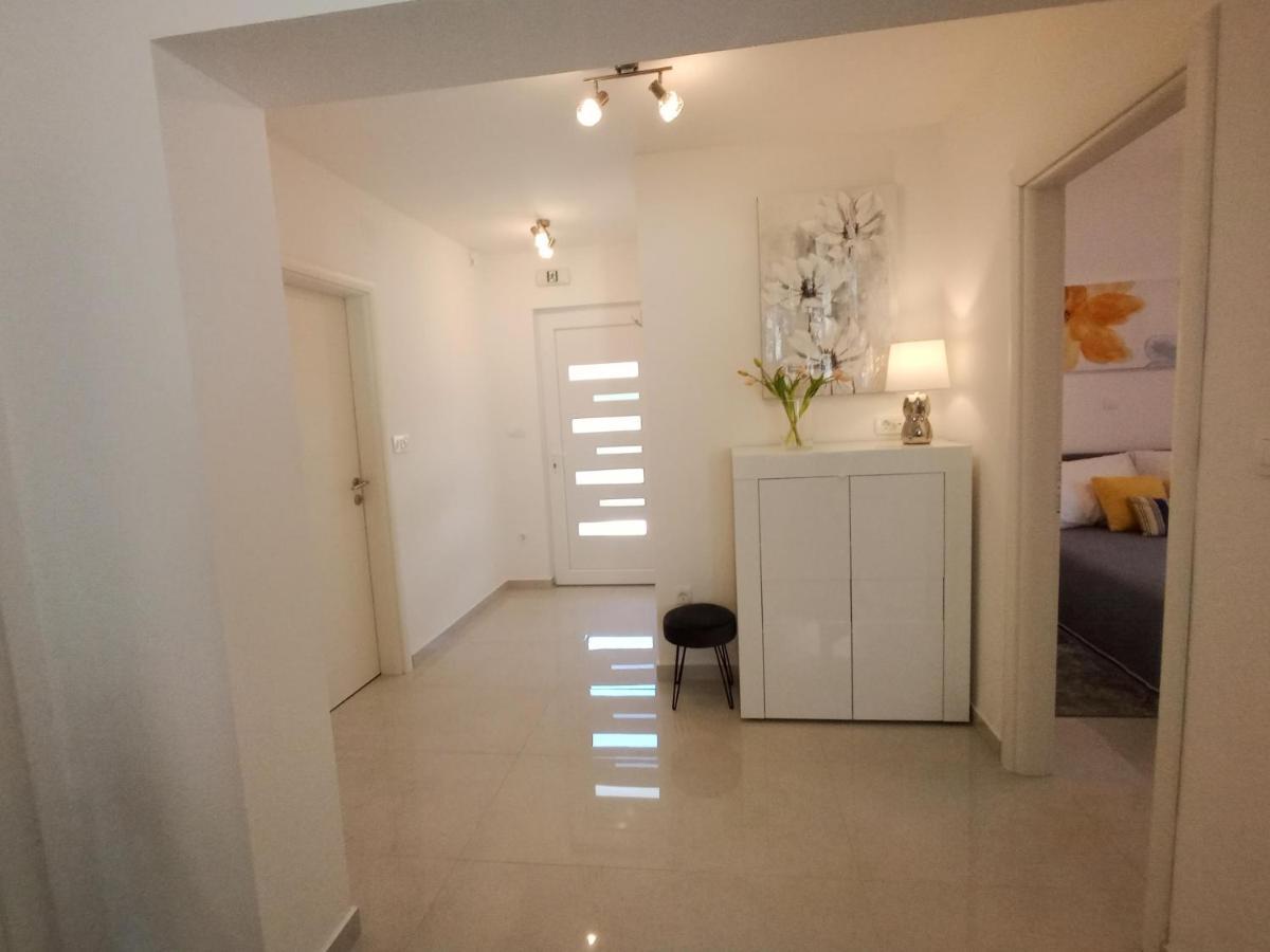 Petra Modern Apartment With Free Parking And Bbq Zadar Luaran gambar